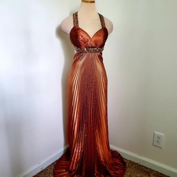 Dave & Johnny Dresses & Skirts - Dave & Johnny 1/2 Bronze Gown